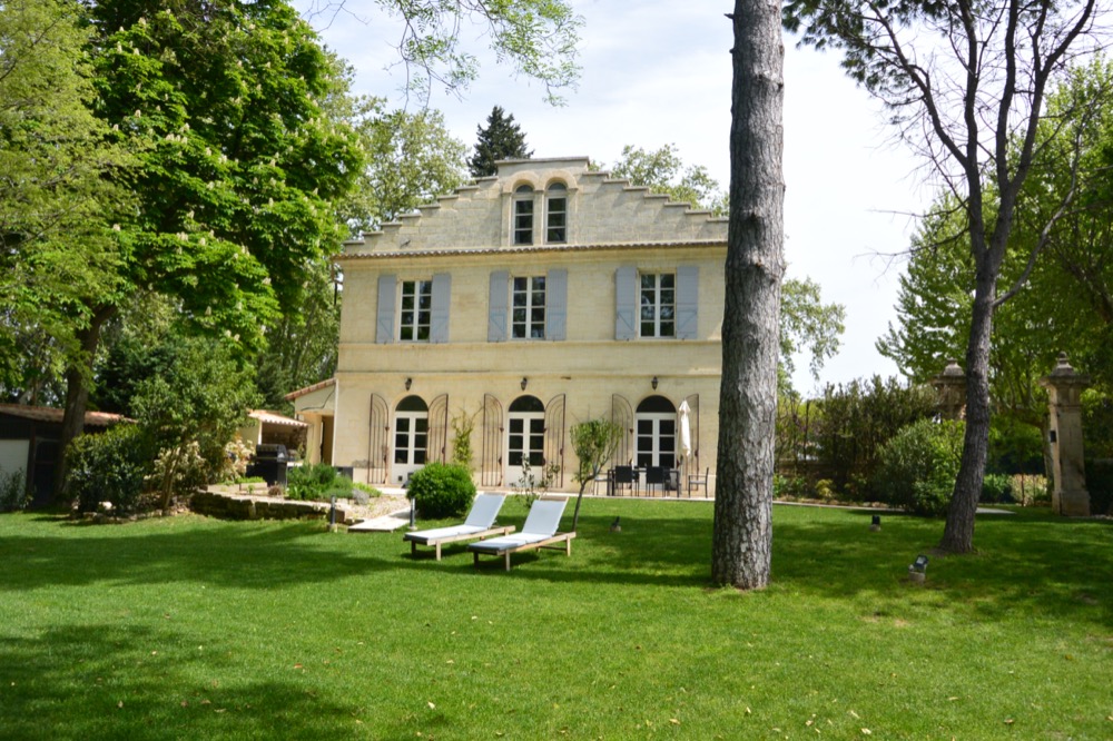 Gites-amp-Chambres-d-hotes-Provence-Alpes-Cote-d-Azur-Vaucluse-Sejournez-a-Avignon-dans-le-plus-bel-ecrin-de-verdure12152438454655576061.jpg