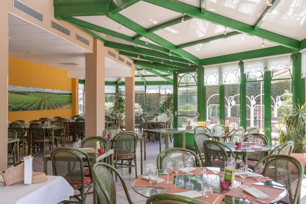 Hotellerie-Bourgogne-Franche-Comte-Cote-d-Or-Hotel-Restaurant-au-portes-de-la-Route-des-Vins27294553576364727476.jpg