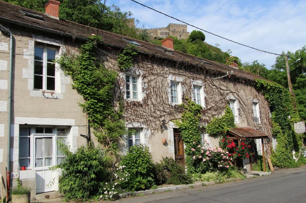 Hotellerie-Auvergne-Rhone-Alpes-Allier-Les-gorges-de-la-SIOULE-dans-toutes-sa-splendeures691619253150626676.jpg